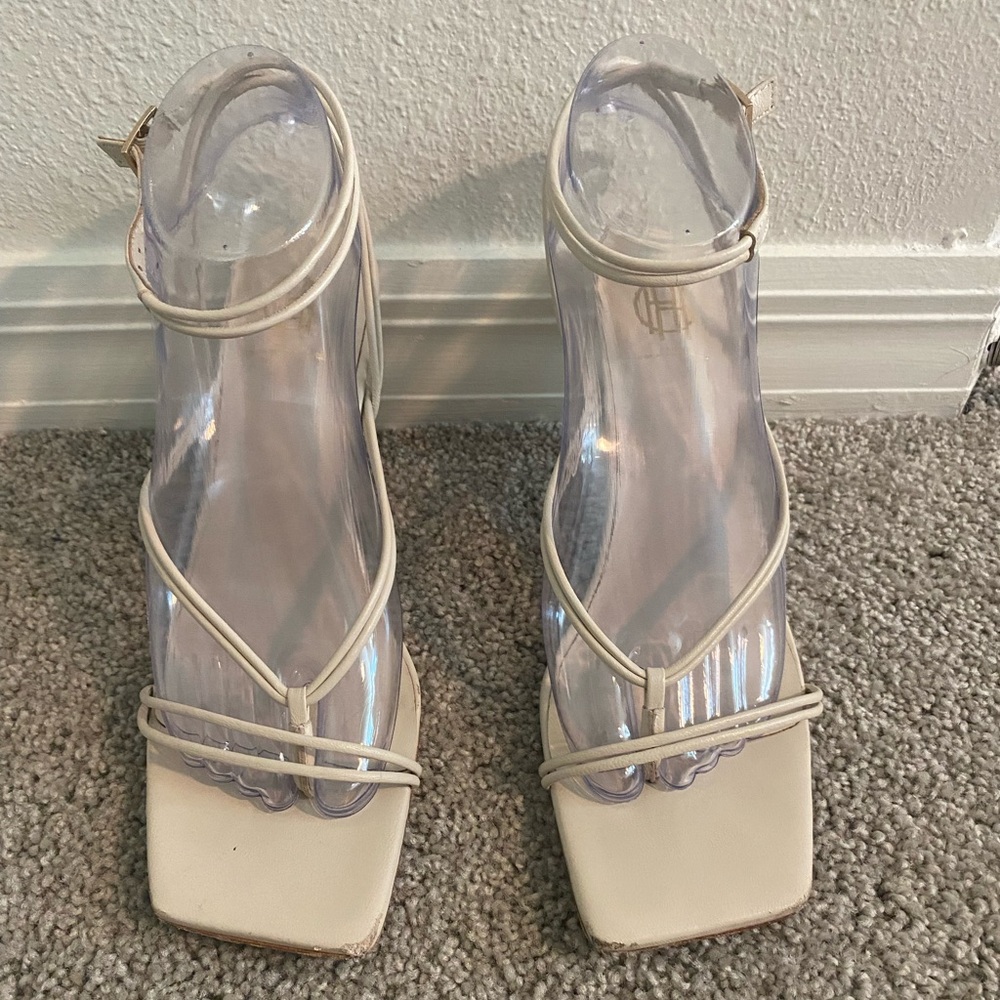 House of Harlow Beige Sandals Size 8
